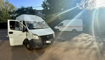 В Будённовске в автоаварии с пассажирской &laquo;Газелью&raquo; травмированы четыре человека