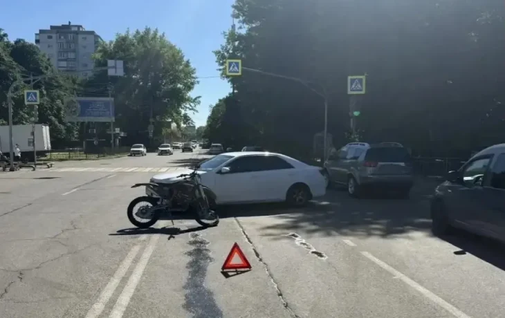 В Ессентуках 12-летний водитель питбайка попал в реанимацию после ДТП