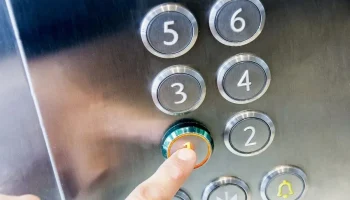 В Ставрополе до конца года заменят 51 лифт в 20 многоквартирных домах