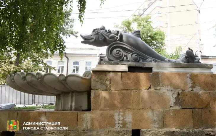 В Ставрополе восстанавливают декоративную стенку «Дельфины» В Ставрополе восстанавливают декоративную стенку «Дельфины»