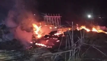 В Ипатовском округе пожарные спасли жилой дом от огня при пожаре в хозпостройке