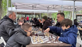 ​Шахматы собирают друзей